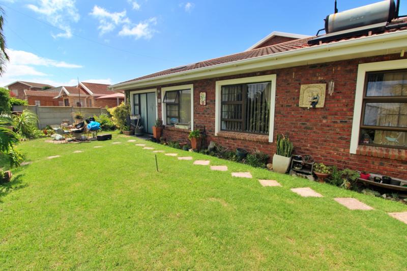 5 Bedroom Property for Sale in Fraaiuitsig Western Cape